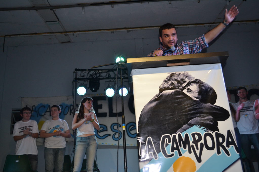 Exclusivo: un dirigente de La Cámpora fue detenido y armó un escándalo en la comisaría