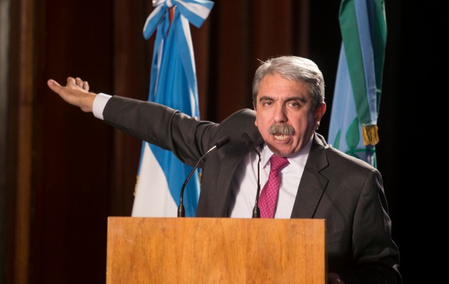 Maradona avala a Aníbal Fernández como candidato a gobernador