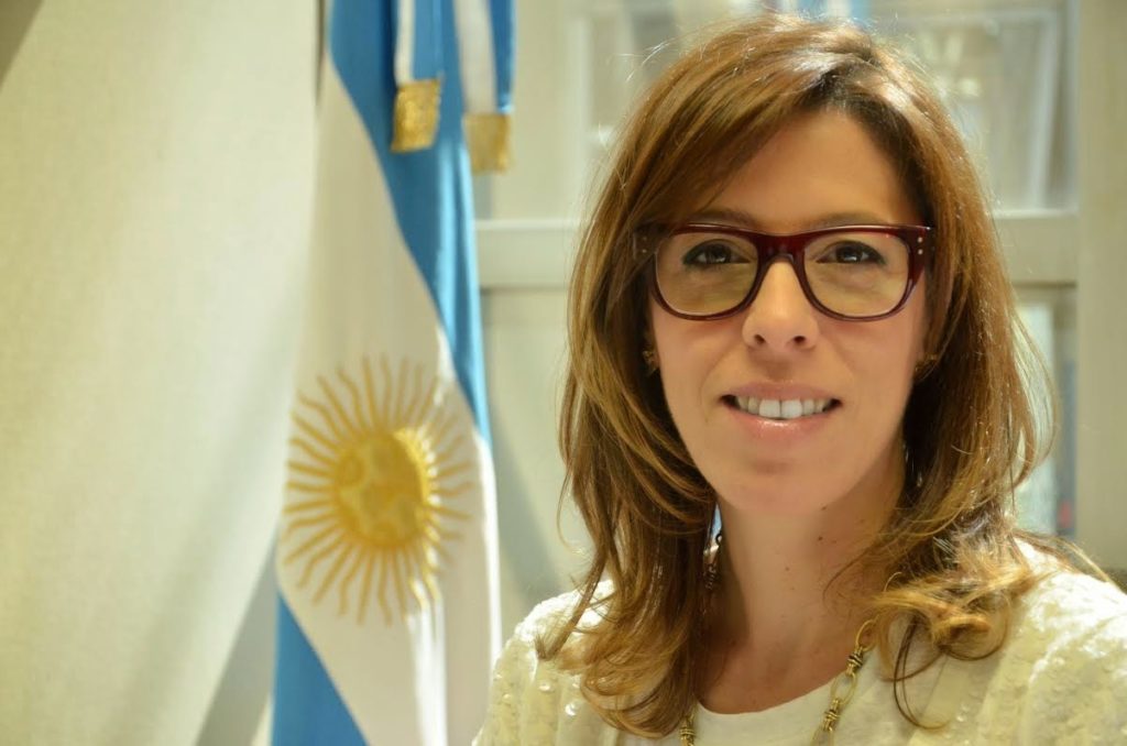 Alonso cumple con decreto