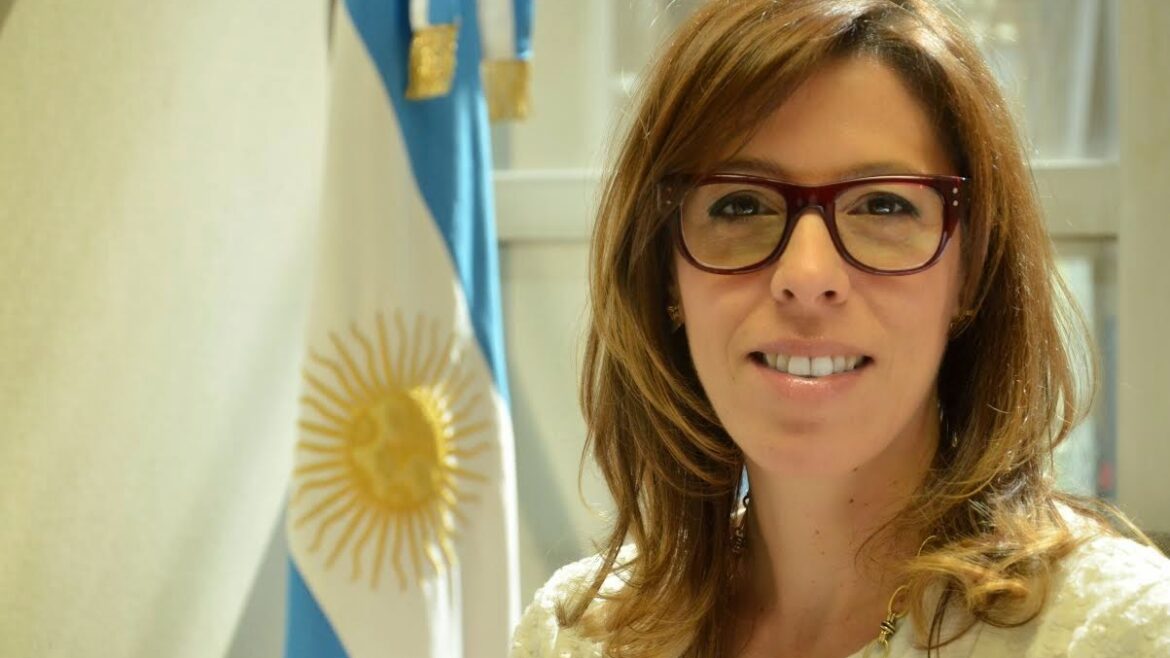Laura Alonso tiene un hit musical por la polémica de YPF-Chevron