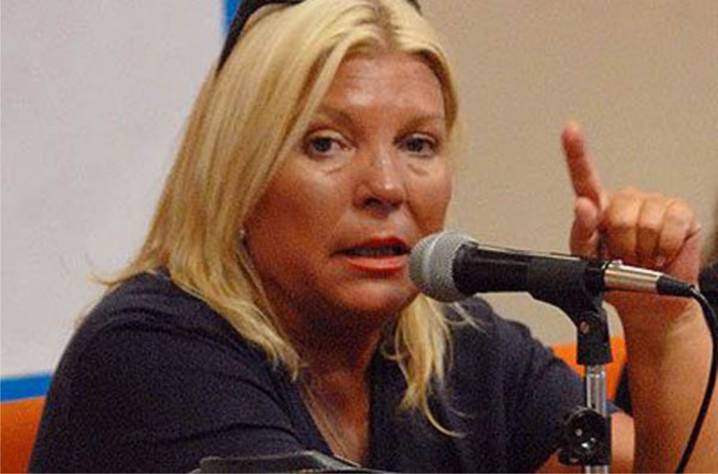 Carrió contra Angelici