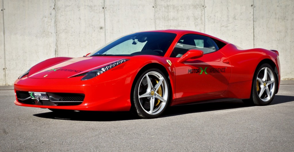 El hijo de un famoso empresario en el club Ferrari