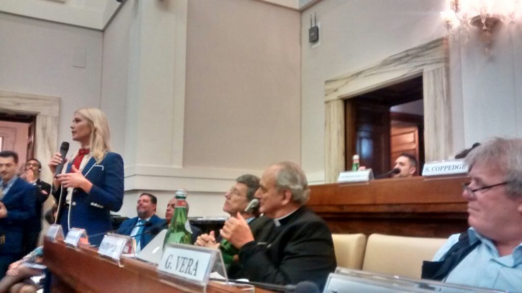 Valeria Mazza presentó en el Vaticano la cumbre de jueces y fiscales