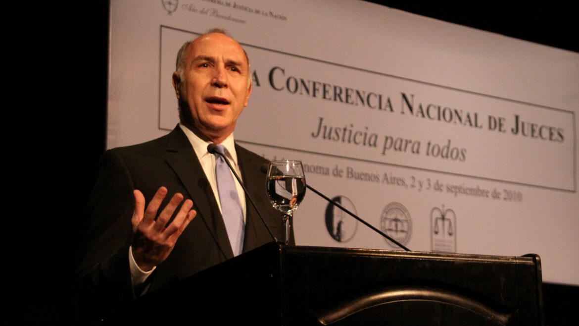 Lorenzetti le dio otro golpe a Macri: no quiere las escuchas