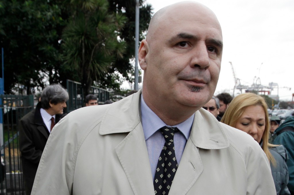 El arrepentido de arrepentirse toma café y espera la sentencia