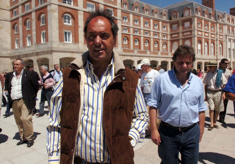 Scioli se muestra con los gobernadores del PJ