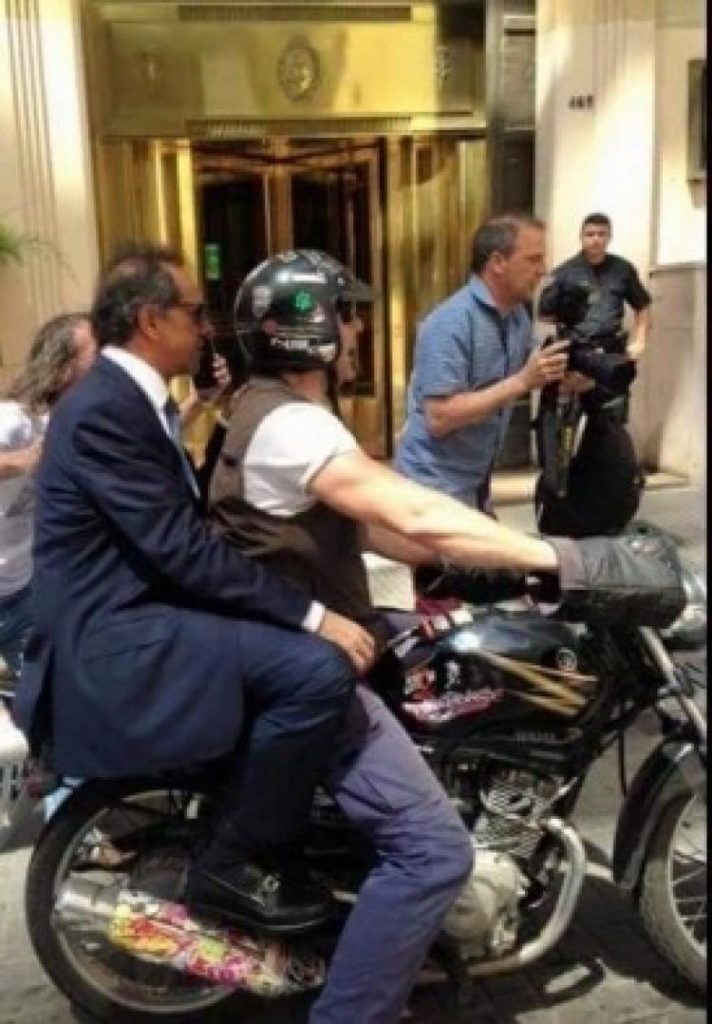Scioli en moto