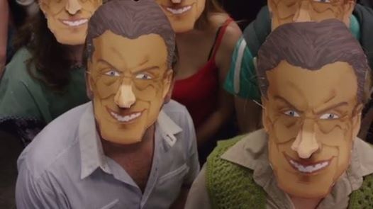 Exclusivo: Scioli copió su último spot a uno de la campaña en Brasil