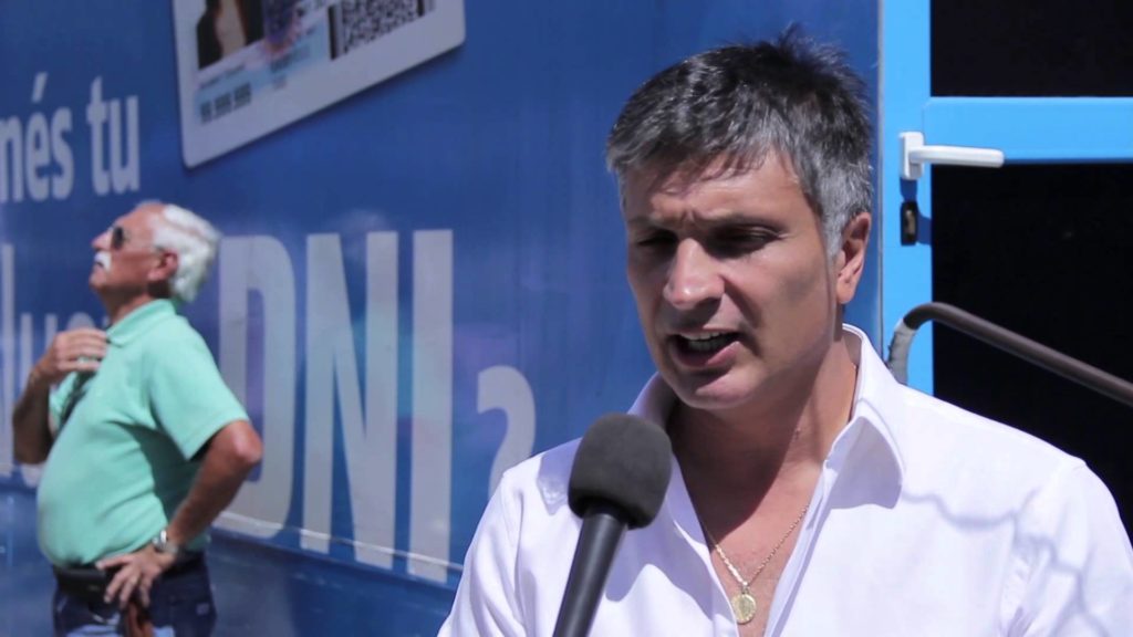 Un ex funcionario acusado por Burzaco en el FIFAGate ahora lo demanda