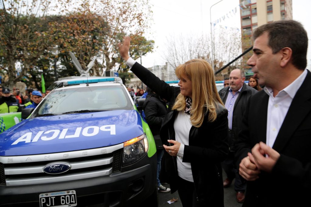 Magario se comprometió a sacar el ploteo de los patrulleros