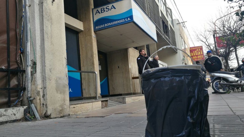 El indignado "tira caca" que repudia a ABSA