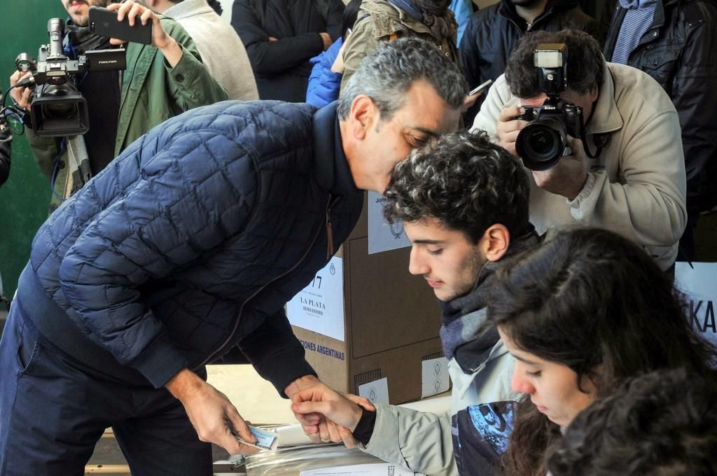 Randazzo votó con su hijo en la mesa