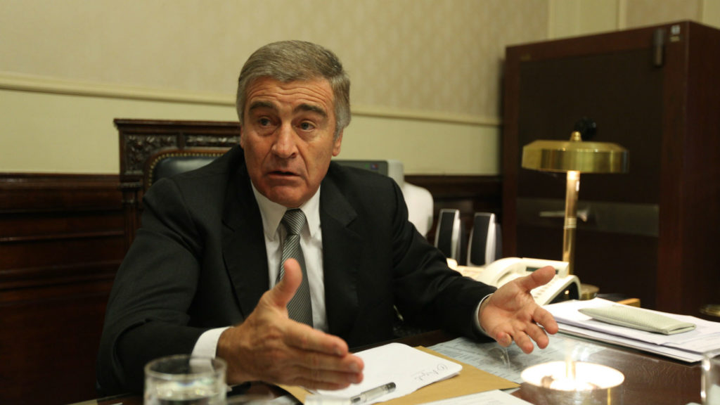 El Ministro de Defensa explotó con las opiniones de Rolando Graña