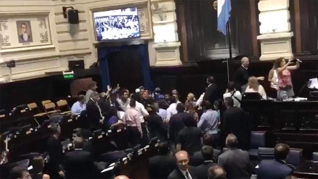 Violencia en  la Legislatura bonaerense