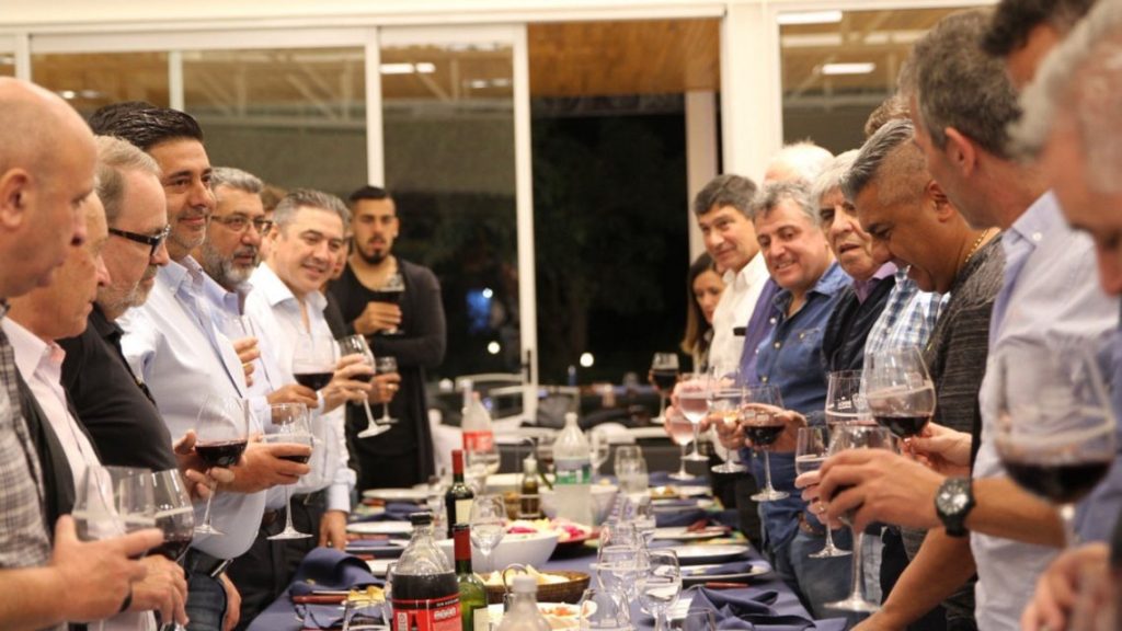 La polémica foto de Tapia que puso furioso al Gobierno