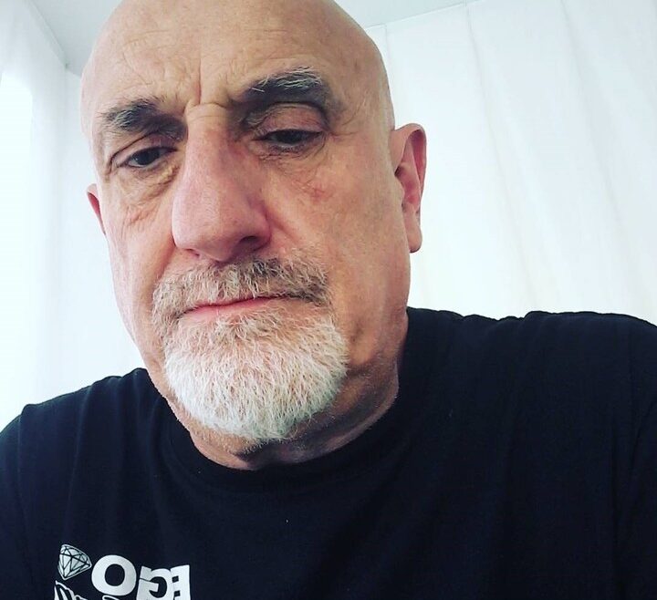Juan Acosta cacheteó a sus colegas k