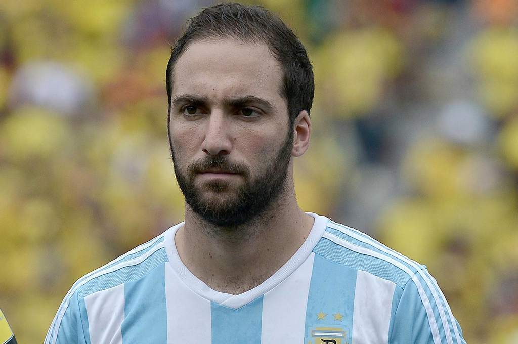 Y dale con Higuaín...