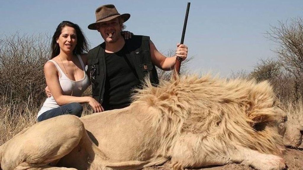 Vanucci inicia una demanda millonaria contra un Municipio por las fotos del safari