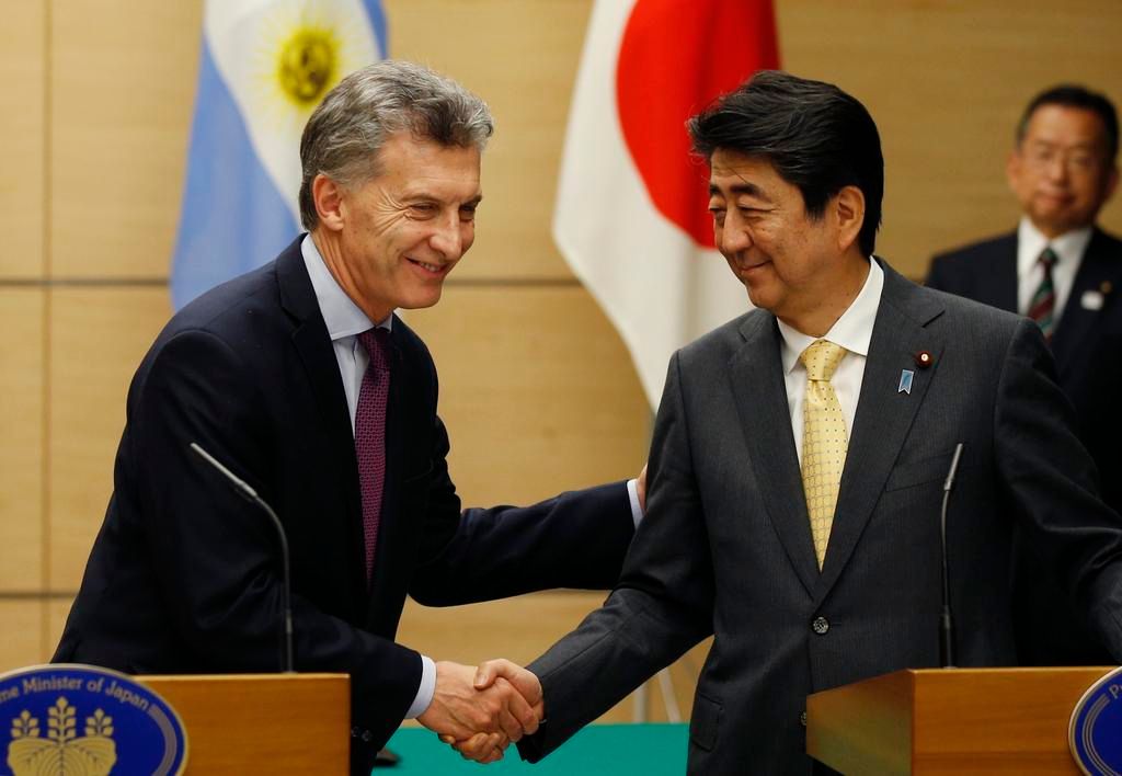 Macri tuiteó en japonés y le contestaron en criollo