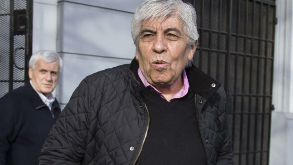 Cómo se explica que Moyano esté intratable con Macri