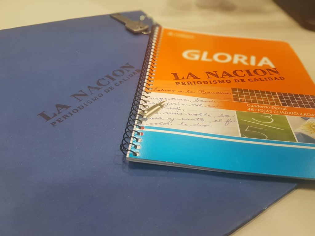 La Nación envió souvenirs a los medios por su primicia de los cuadernos