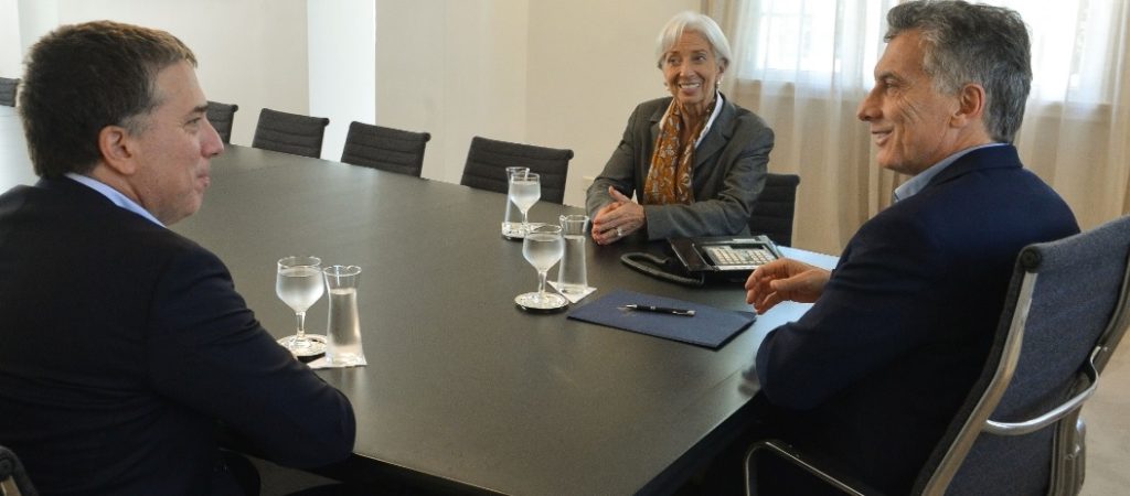FMI, Macri y Dujovne: la nueva delantera de una economía que no arranca