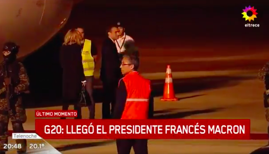 Primer papelón: Macron llegó y no había nadie para recibirlo