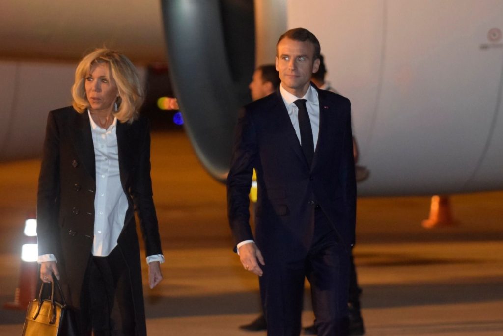 Michetti llegó tarde y Macron casi se queda sin el saludo protocolar