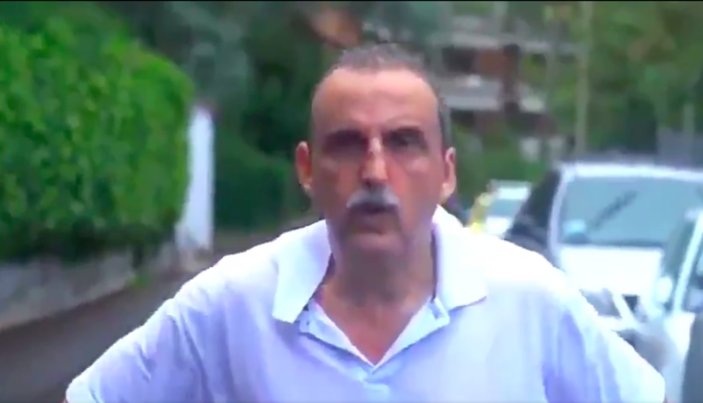 Moreno corre bajo la lluvia y le habla a los empresarios