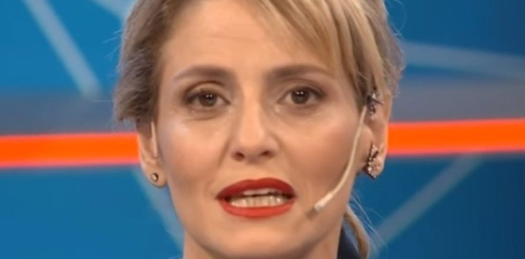 Manguel habla de "corporativismo periodístico"