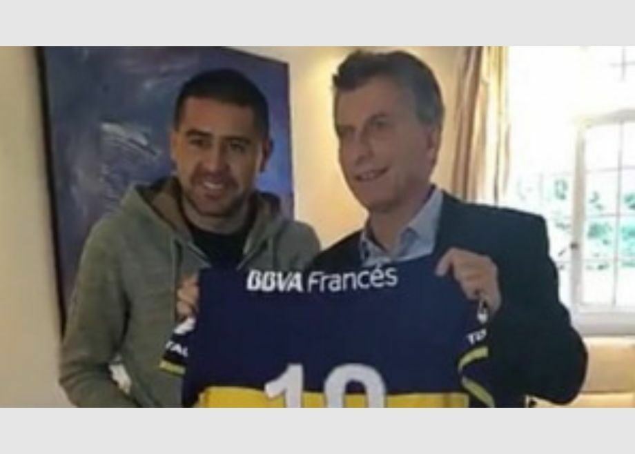 Los homenajes a Riquelme se correrían por razones políticas
