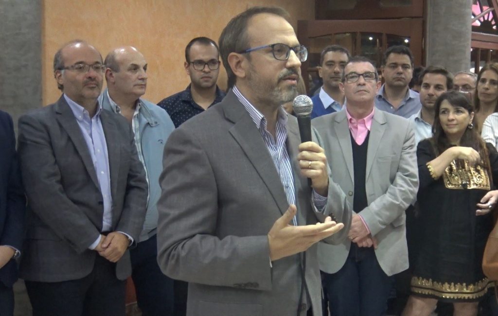 Agua caliente entre Valenzuela y Malena