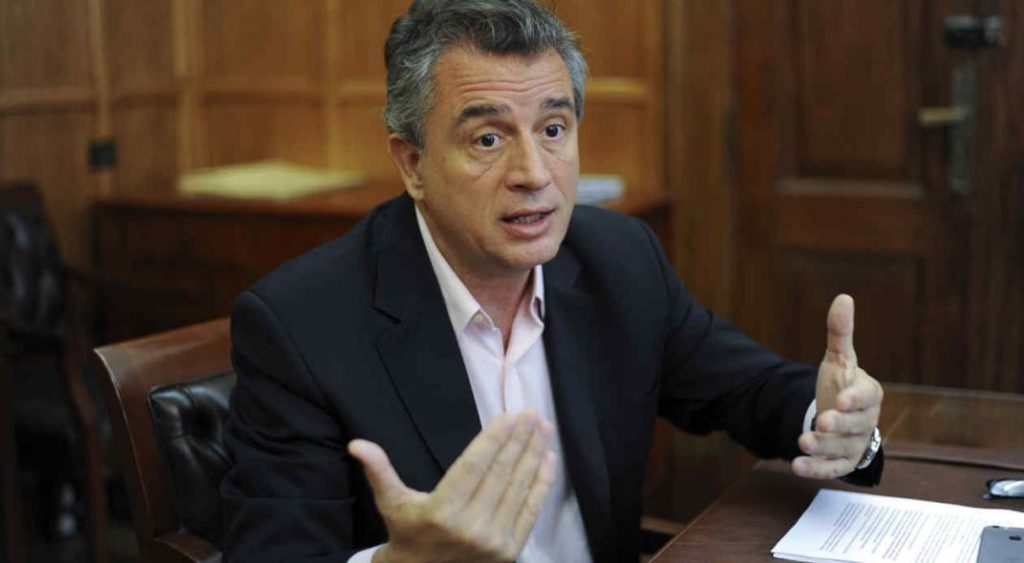 El ministro con más millas premiado por Macri