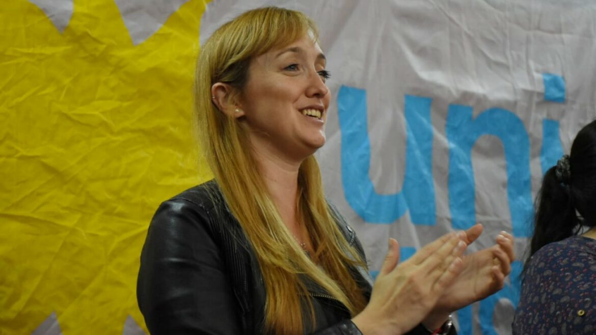 Candidata de La Cámpora prometió subir sueldo a policías