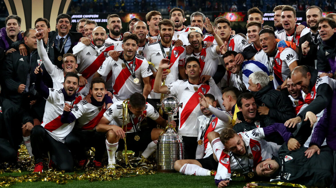 Un libro desató el humor de los hinchas de River por lo caro