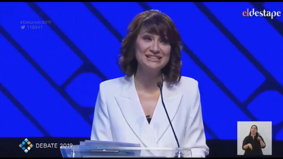 El doble blooper de María Laura Santillán