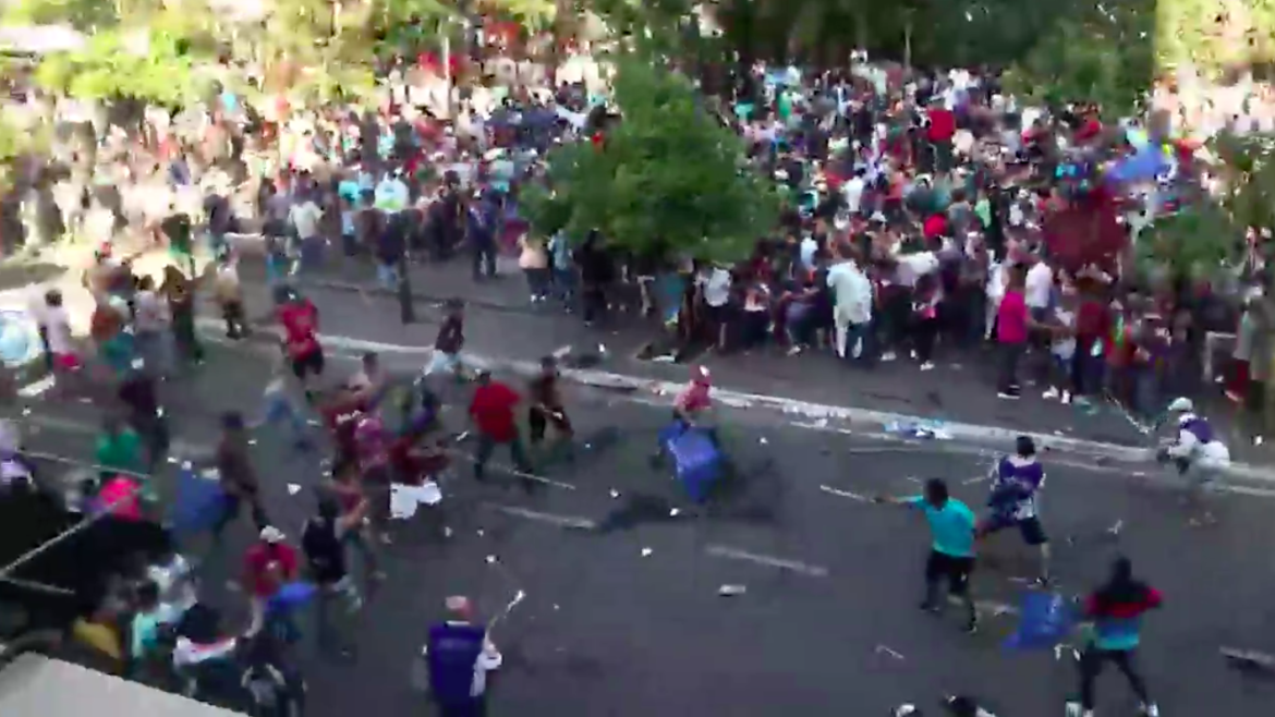 VIDEO. Batalla campal en un acto del kirchnerismo