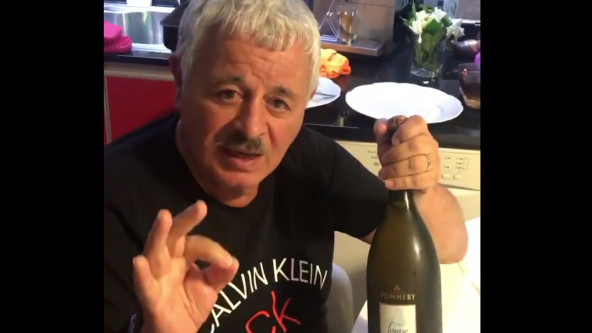 Titi Fernández brindó con champagne