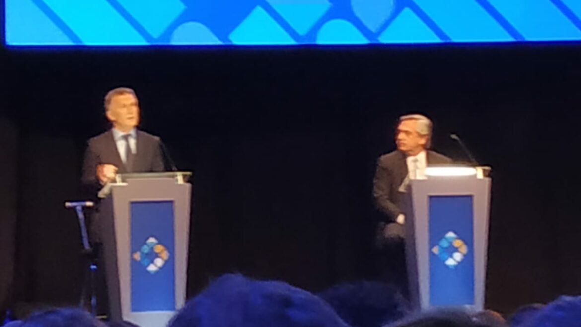 Alberto lo vio sentado a Macri