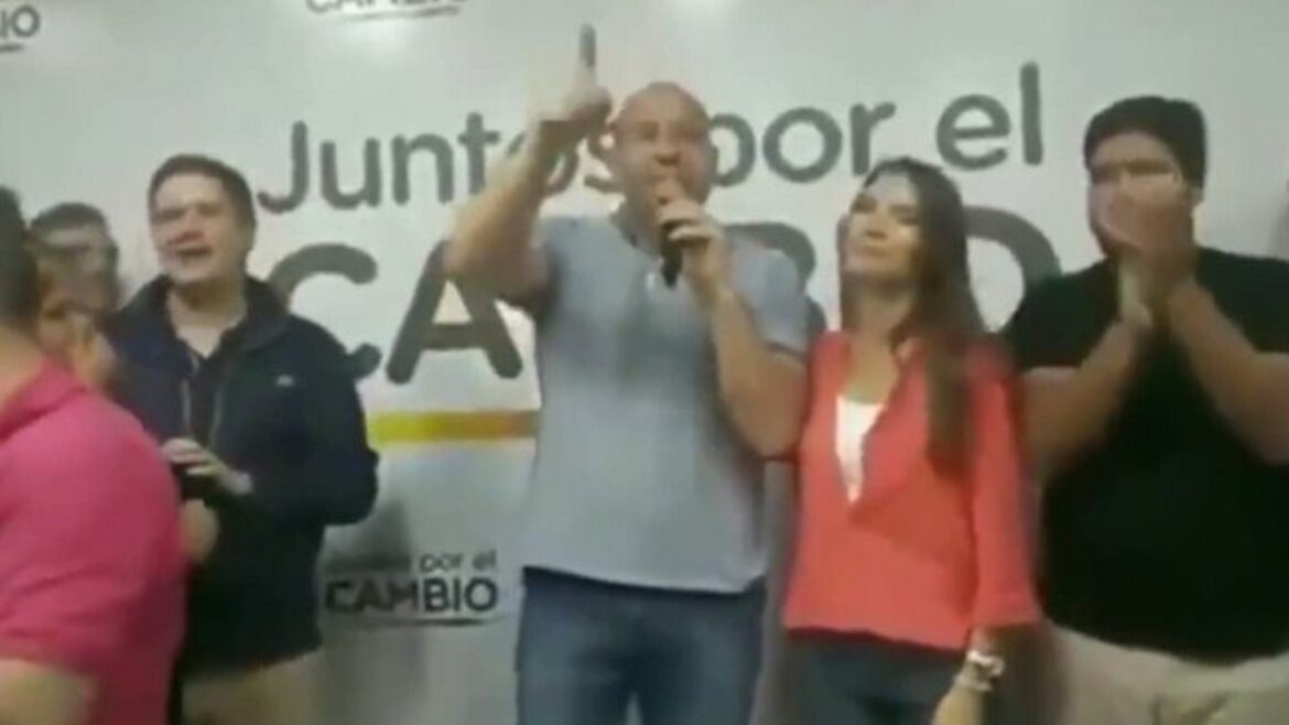 Martiniano Molina perdió y cantó "vamos a volver"