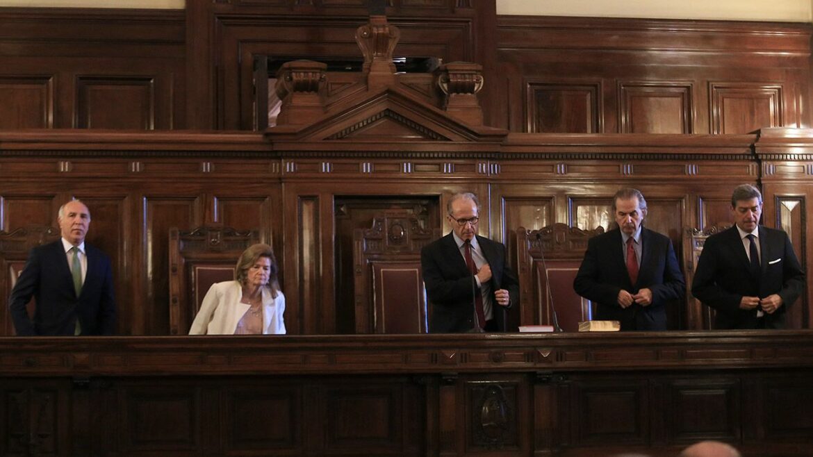 El cambio de gobierno traería un cambio de conducción en la Corte