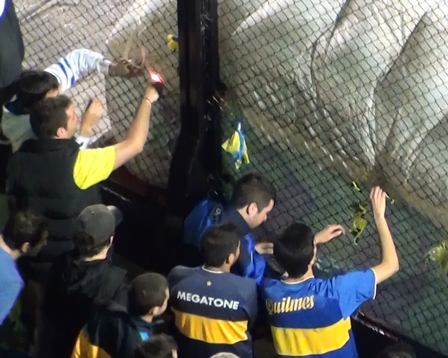 En la previa de Boca-River, reapareció el "Panadero" del gas pimienta