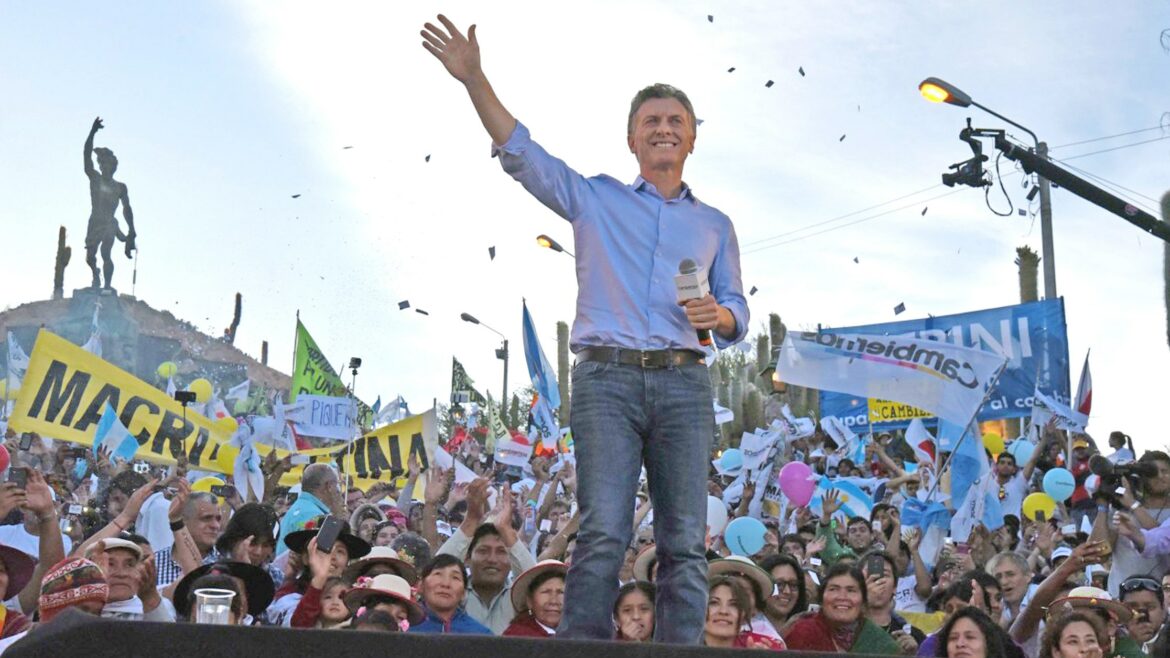 Mientras lo quieren sacar de la cancha, Macri cierra ser candidato a senador por Córdoba