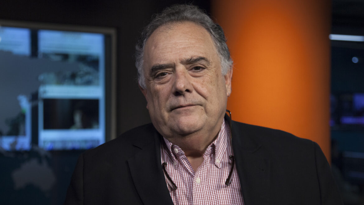 Eduardo Valdés se alineó a los críticos del off the record