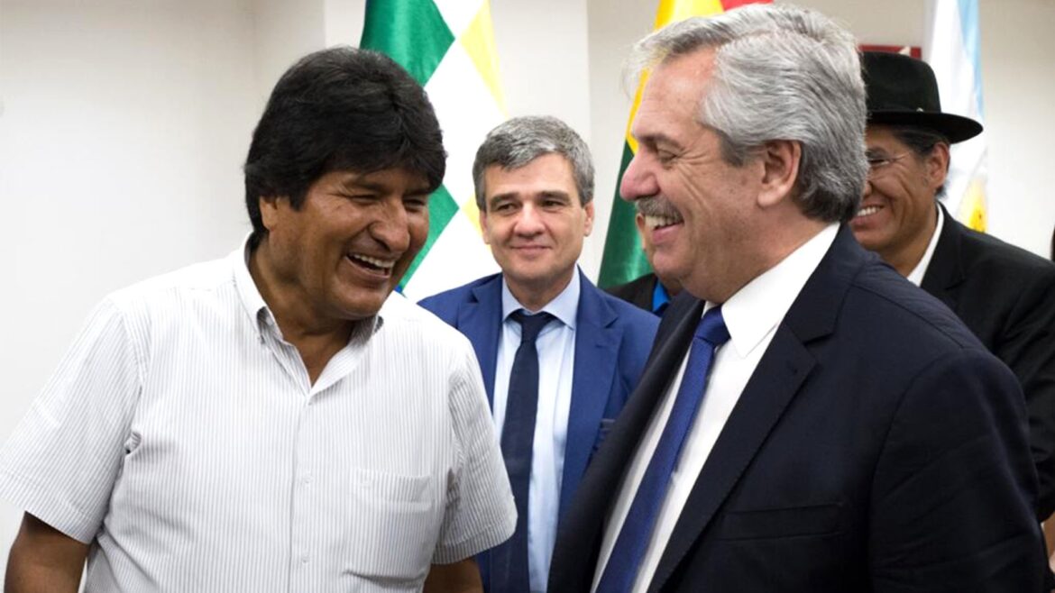Quiebre institucional en Bolivia divide aguas entre Macri y Alberto