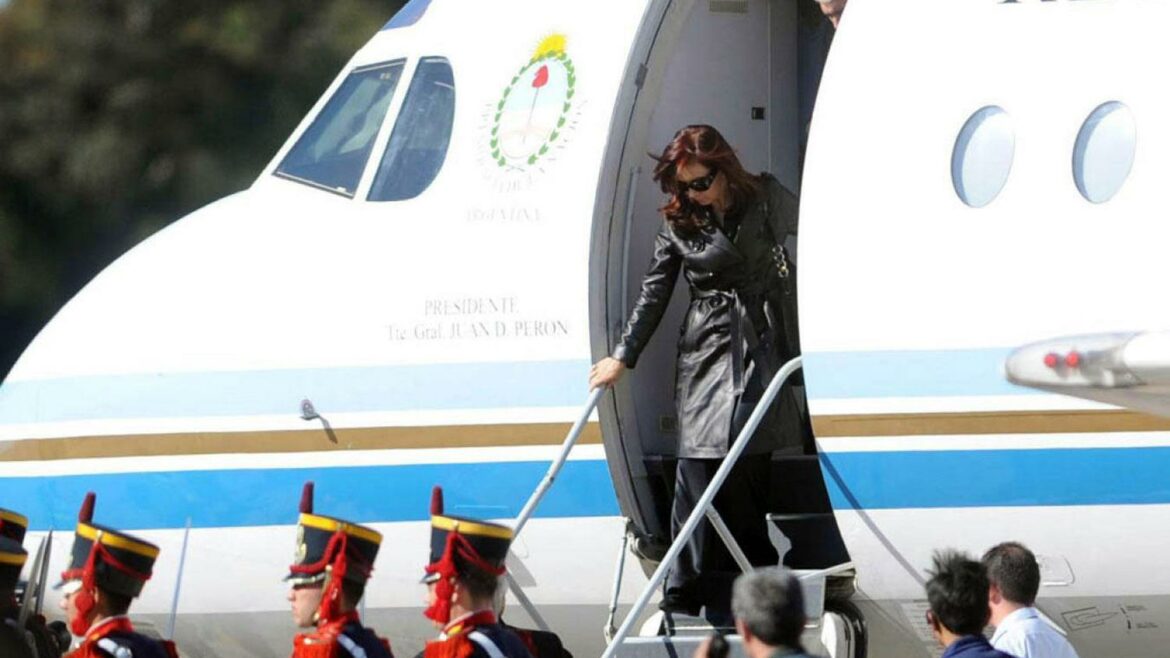 Un ex funcionario acusado de truchar viáticos suena como jefe de ceremonial de Alberto