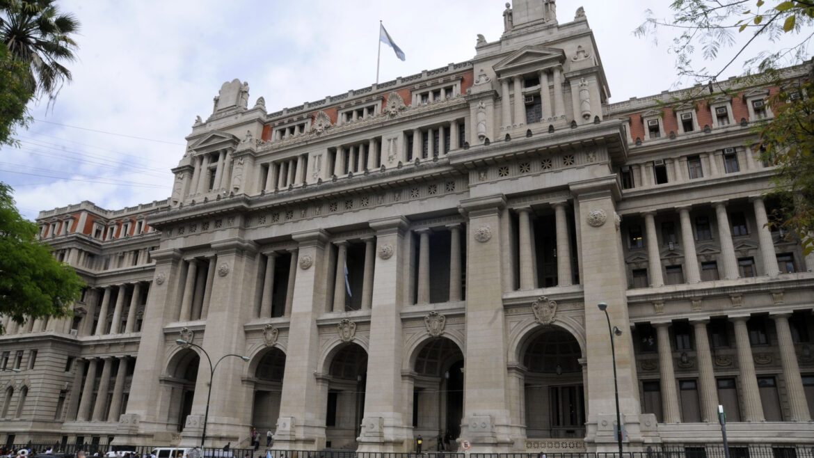 La Corte se estira y todos los sectores políticos quieren mojar