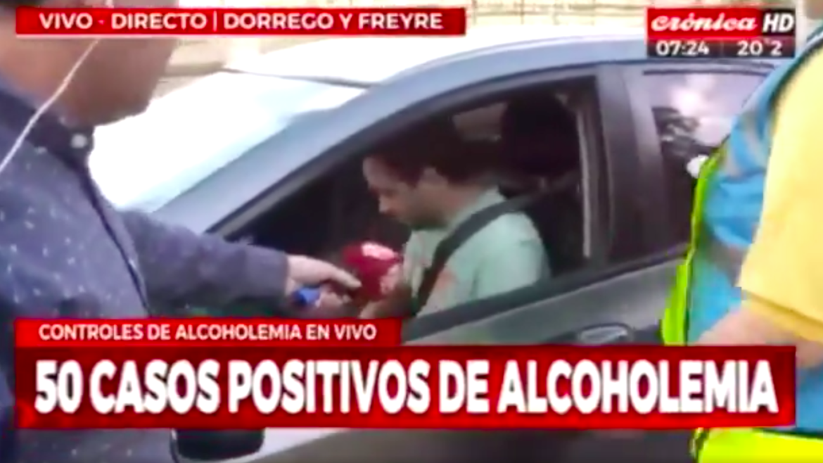 Un periodista pasó el test de alcoholemia en vivo