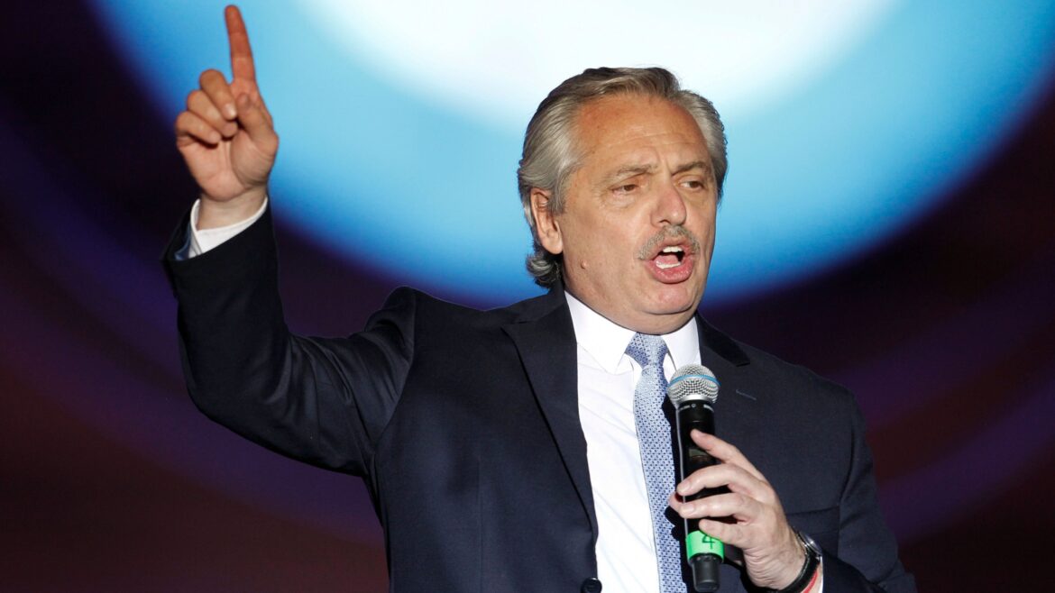 Alberto pidió que los partidos se puedan ver sin el codificado