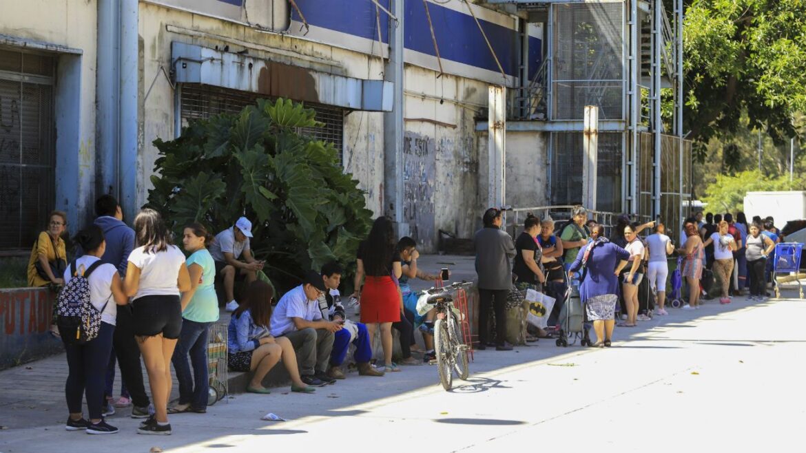 Cuarentena Netflix vs cuarentena calle de tierra